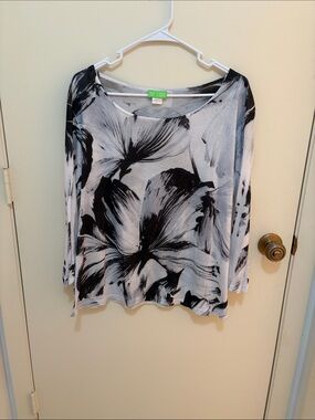 Top Ligne Black & White Floral Brushstroke Long Sleeve Top